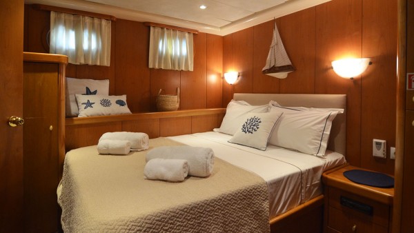 Goleta Aegean Schatz