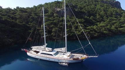 Yate de vela Alessandro