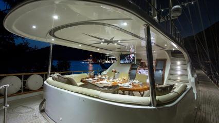 Yate de vela Alessandro