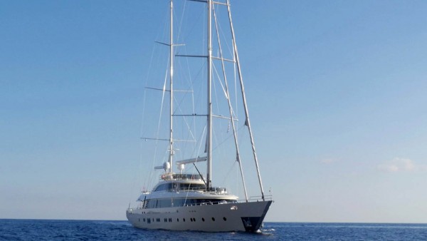 Yate de vela Aresteas