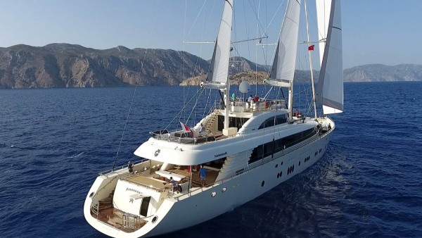 Yate de vela Aresteas