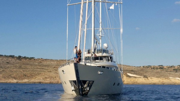 Yate de vela Aresteas