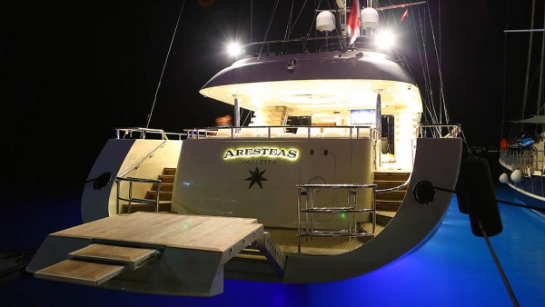 Yate de vela Aresteas