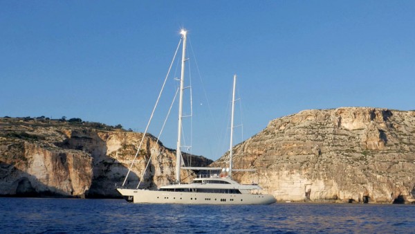 Yate de vela Aresteas