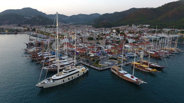 Yate de vela Aresteas