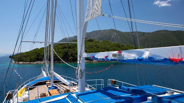 Goleta Artemis (Greece)