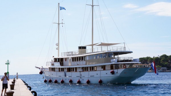 Yate de vela Bellezza