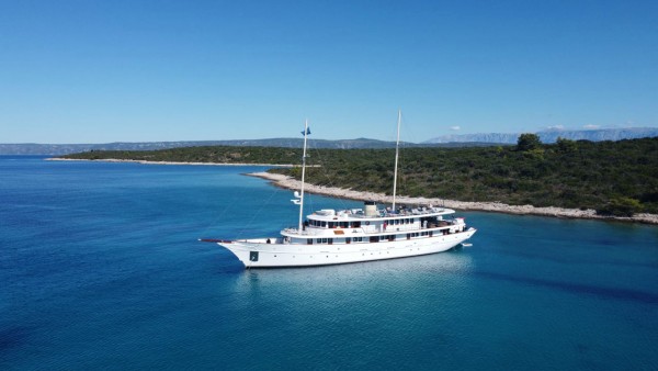 Yate de vela Bellezza