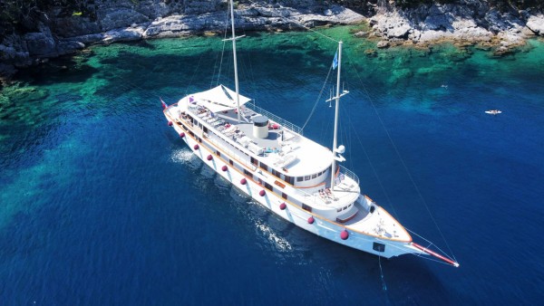 Yate de vela Bellezza