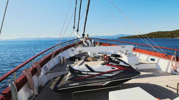 Yate de vela Corsario
