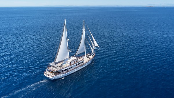 Yate de vela Corsario