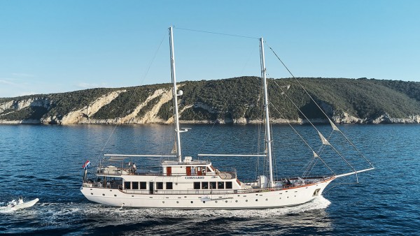 Yate de vela Corsario