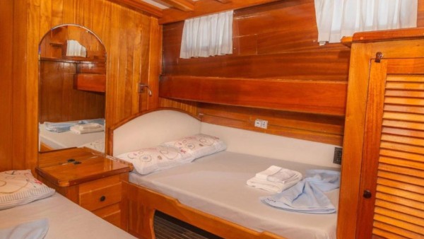 Goleta Deniz Kizi A