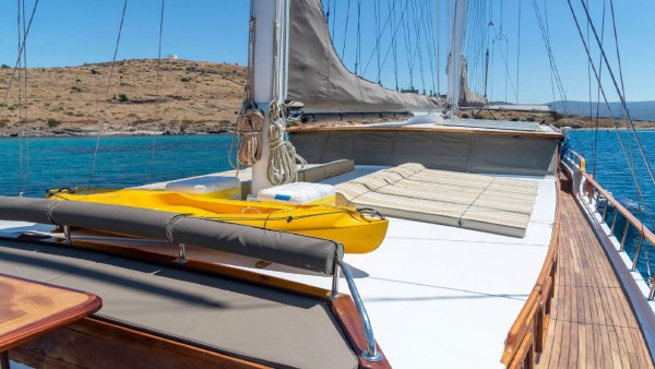 Goleta Deniz Kizi A