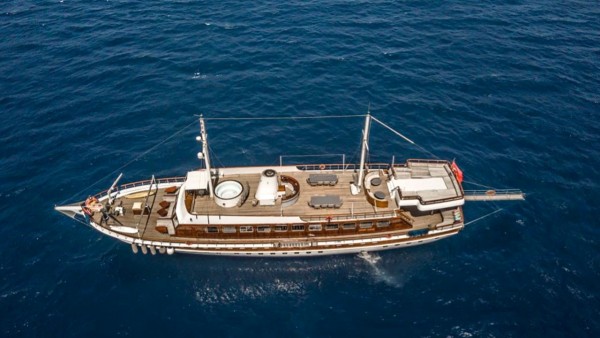Goleta Elara 1
