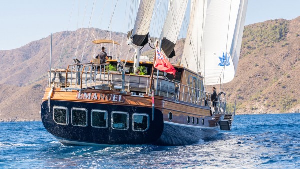 Yate de vela Emanuel