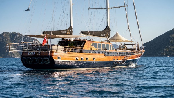 Yate de vela Emanuel