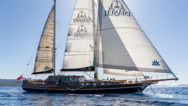 Yate de vela Emanuel