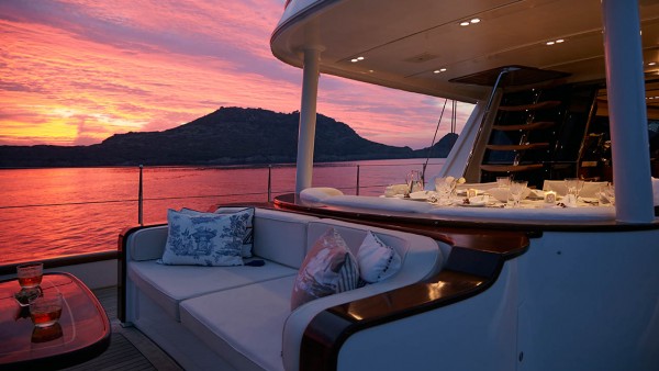 Yate de vela Glorious