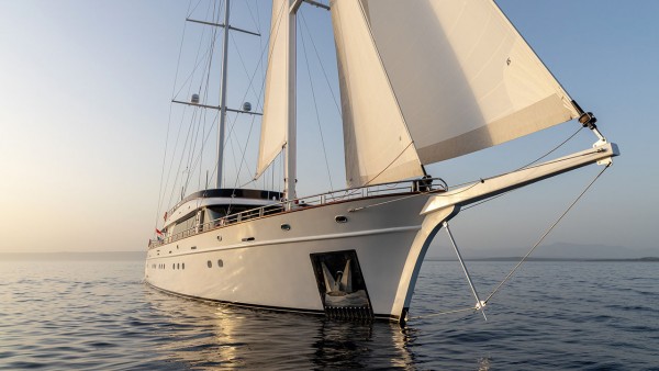 Yate de vela Love Story