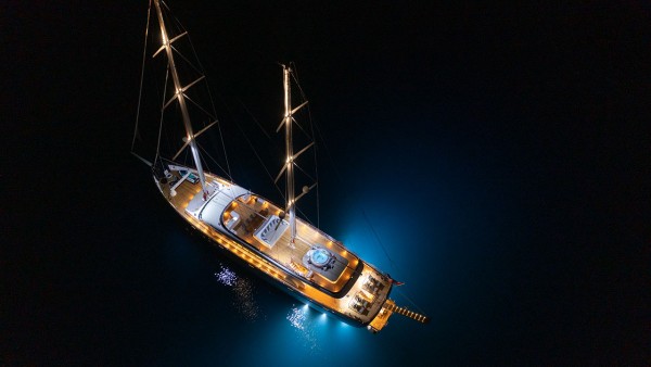 Yate de vela Love Story