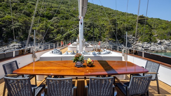 Yate de vela Love Story