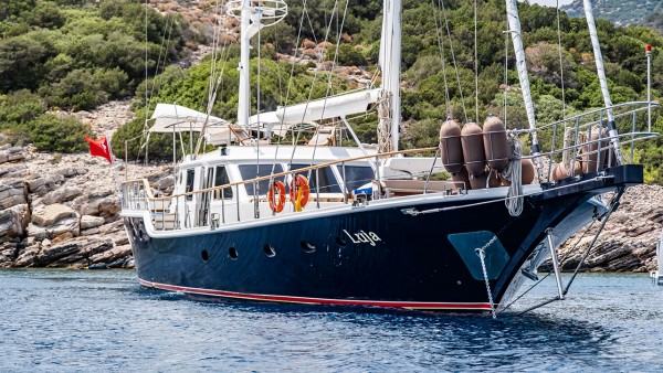 Yate de vela Luja