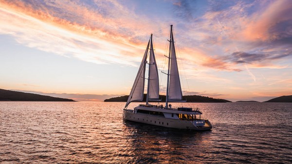 Yate de vela Maxita