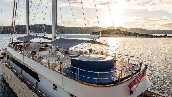 Yate de vela Maxita