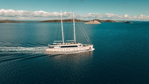 Yate de vela Maxita