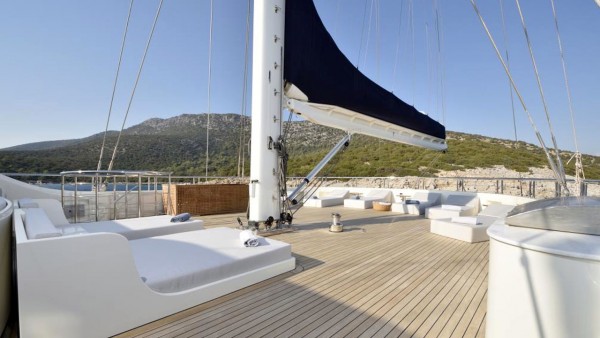 Yate de vela Meira