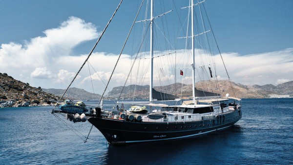 Goleta Nevra Queen