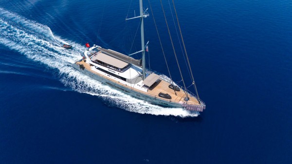 North Wind Yate de vela