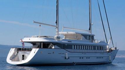 Yate de vela Omnia