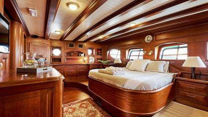 Goleta Queen of Karia