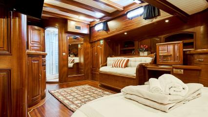 Goleta Queen of Karia