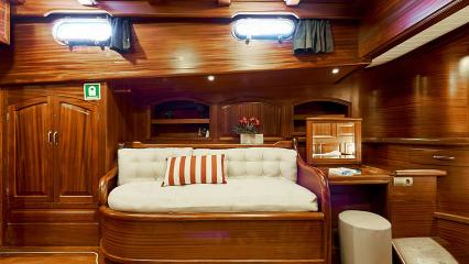 Goleta Queen of Karia