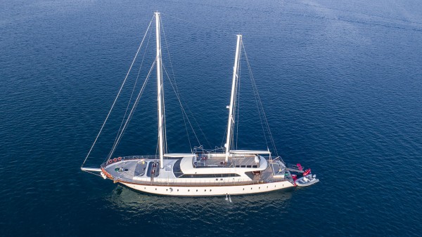 Goleta Queen of Makri