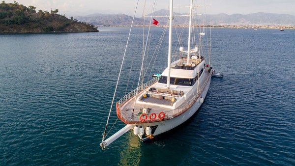 Goleta Queen of Makri