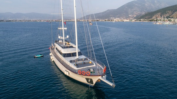 Goleta Queen of Makri