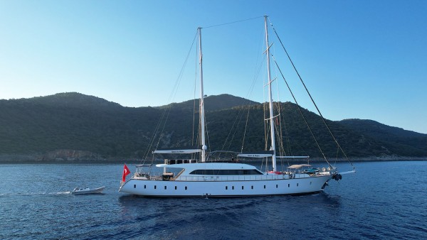 Goleta Queen of Makri