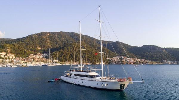 Goleta Queen of Makri