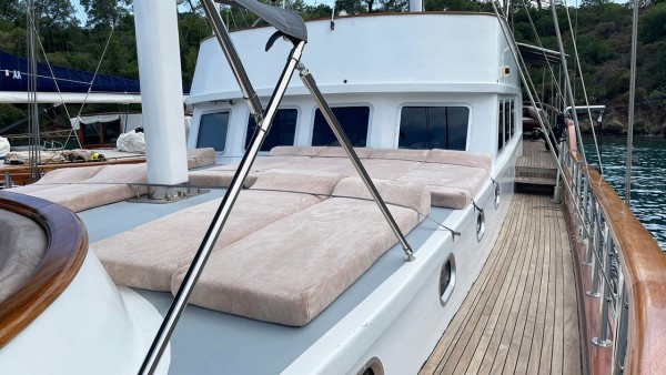 Goleta Royal Swan