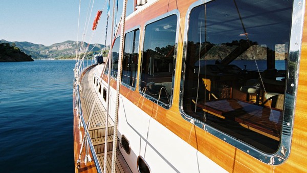 Goleta Serenity 70