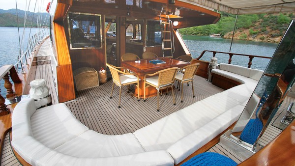 Goleta Serenity 70
