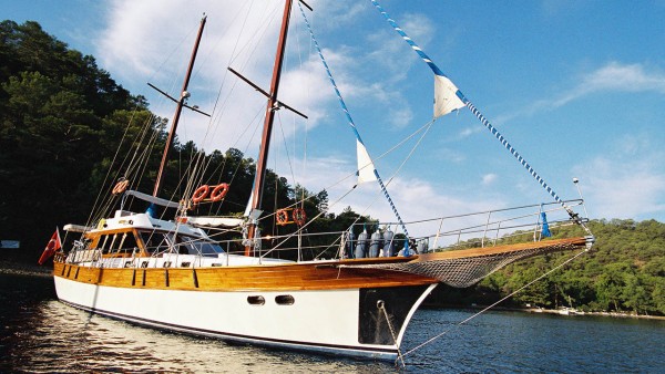 Goleta Serenity 70