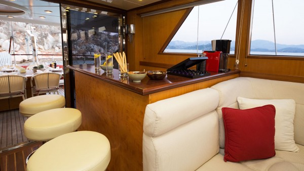 Goleta Serenity 86