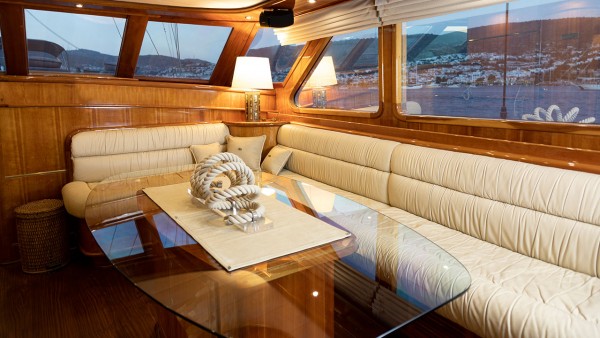 Yate de vela Silver Moon