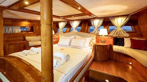 Yate de vela Silver Moon
