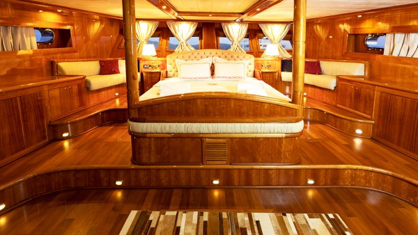 Yate de vela Silver Moon